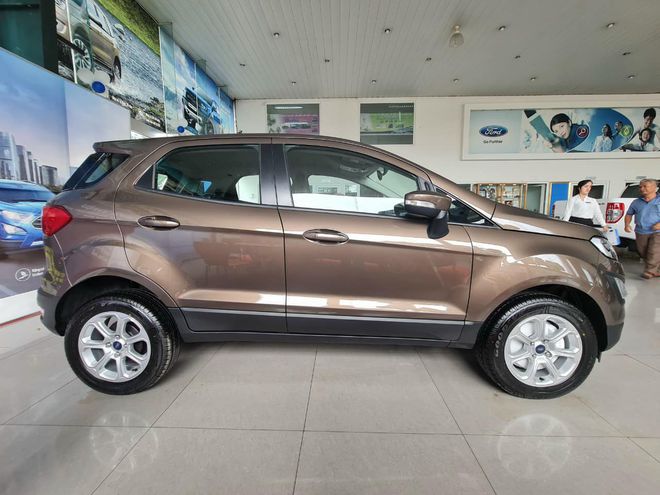 Ford EcoSport Trend 2021 giá hơn 600 triệu đồng trang bị gì? - ảnh 1